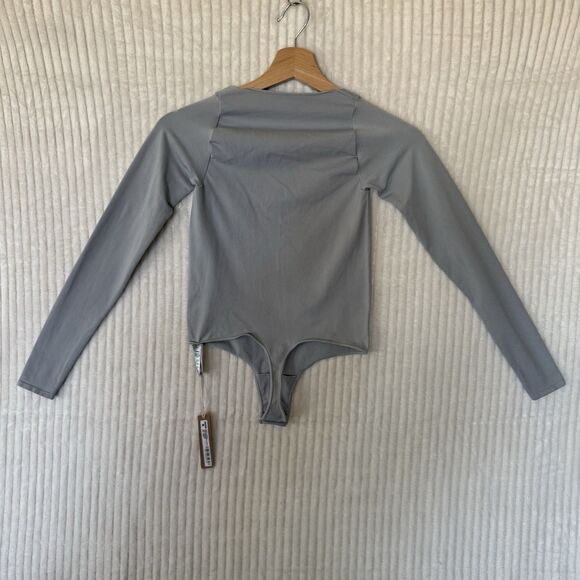 Skims Essential Long Sleeve Scoop Neck Bodysuit Light Grey Sz XXS/XS NWT - Picture 4 of 11